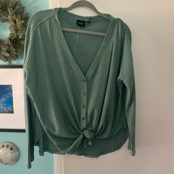 SOLD‼️Urban Outfitters Out From Under Oversized - Picture 3 of 5